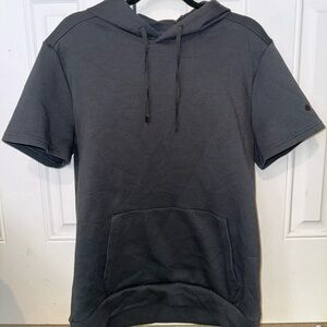Underarmour Short Sleeved Hoodie Size Large